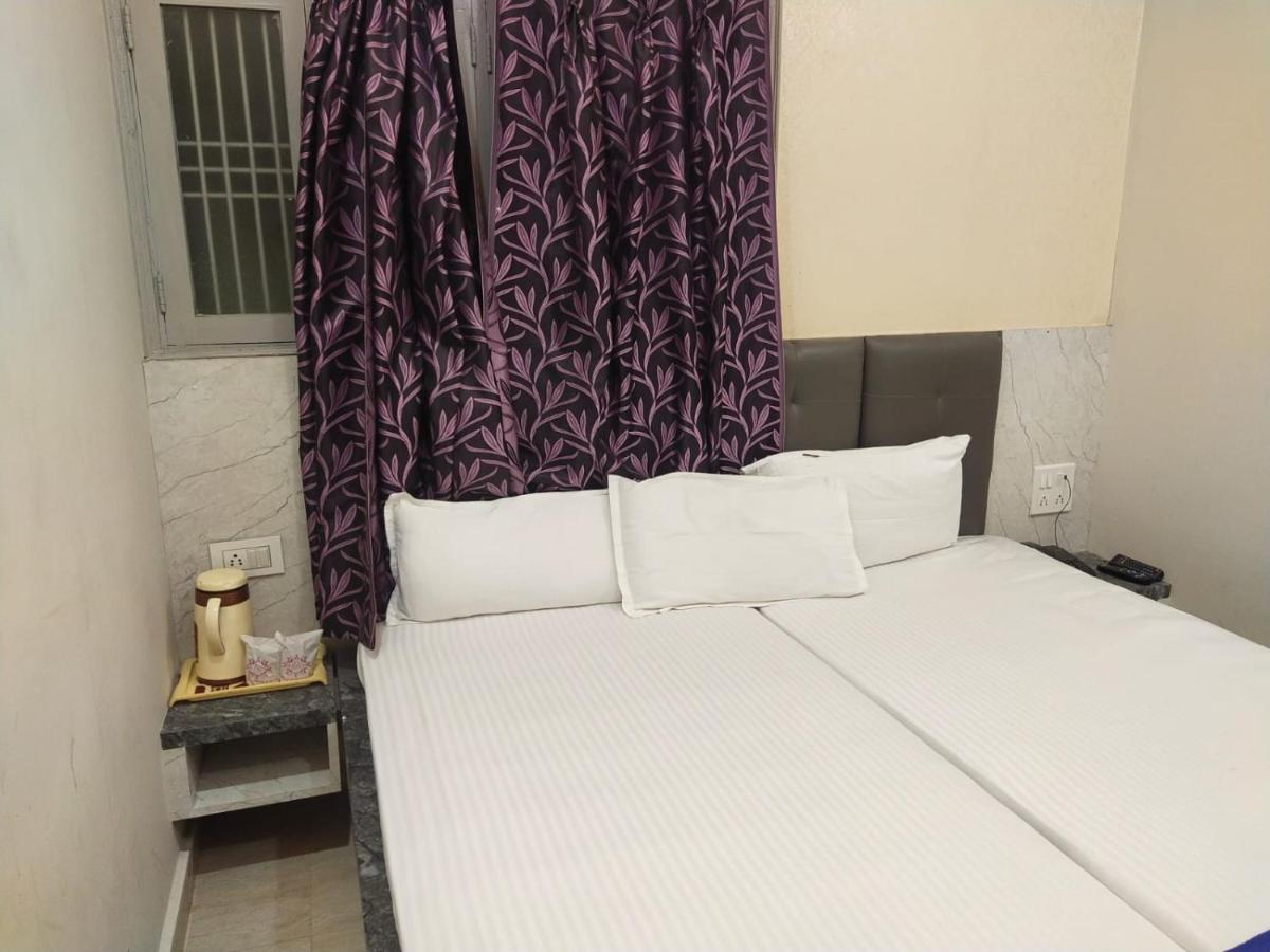 Hotel Gateway Kailash Bénarès Extérieur photo