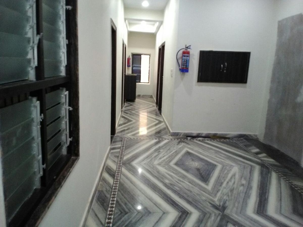 Hotel Gateway Kailash Bénarès Extérieur photo